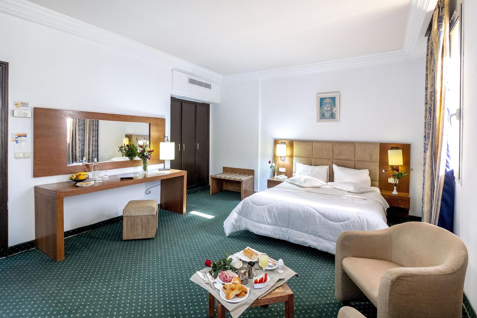 Hotel Ibn Khaldoun Tunis Exteriör bild