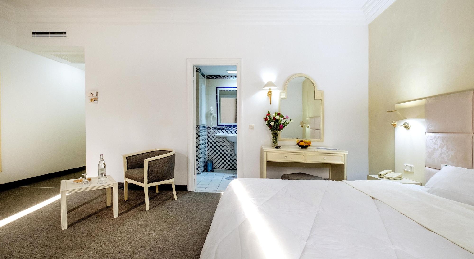 Hotel Ibn Khaldoun Tunis Exteriör bild