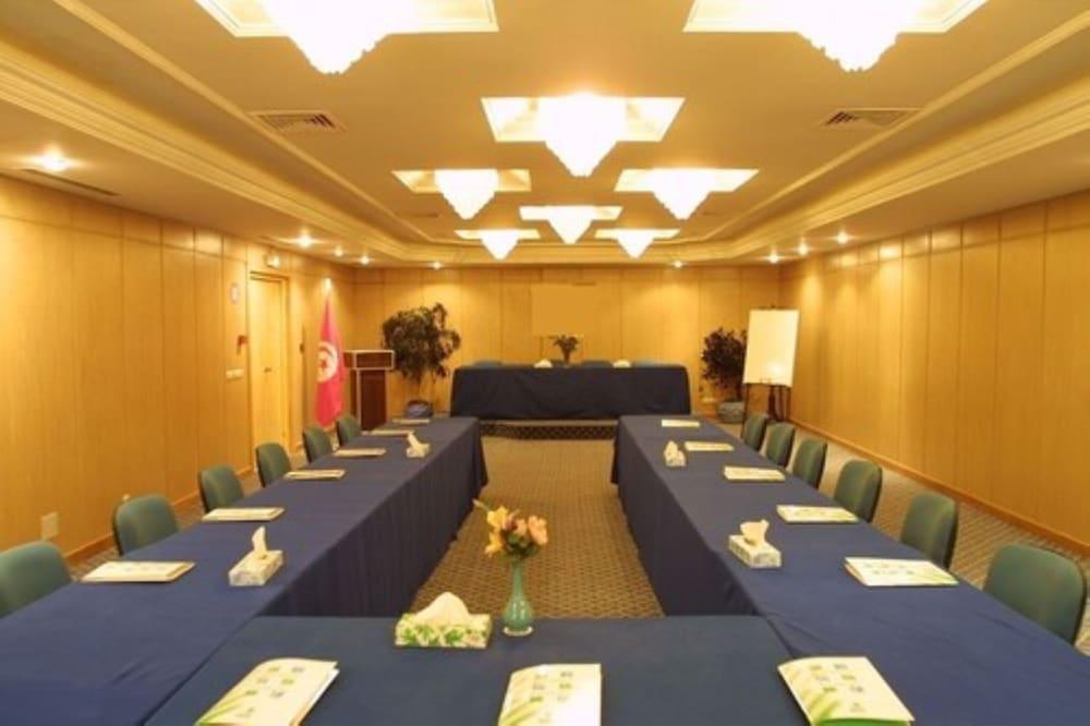 Hotel Ibn Khaldoun Tunis Exteriör bild