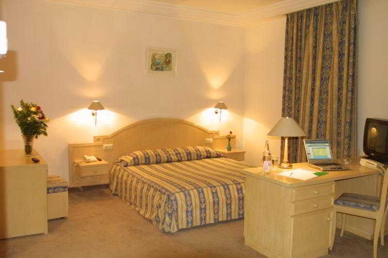 Hotel Ibn Khaldoun Tunis Rum bild