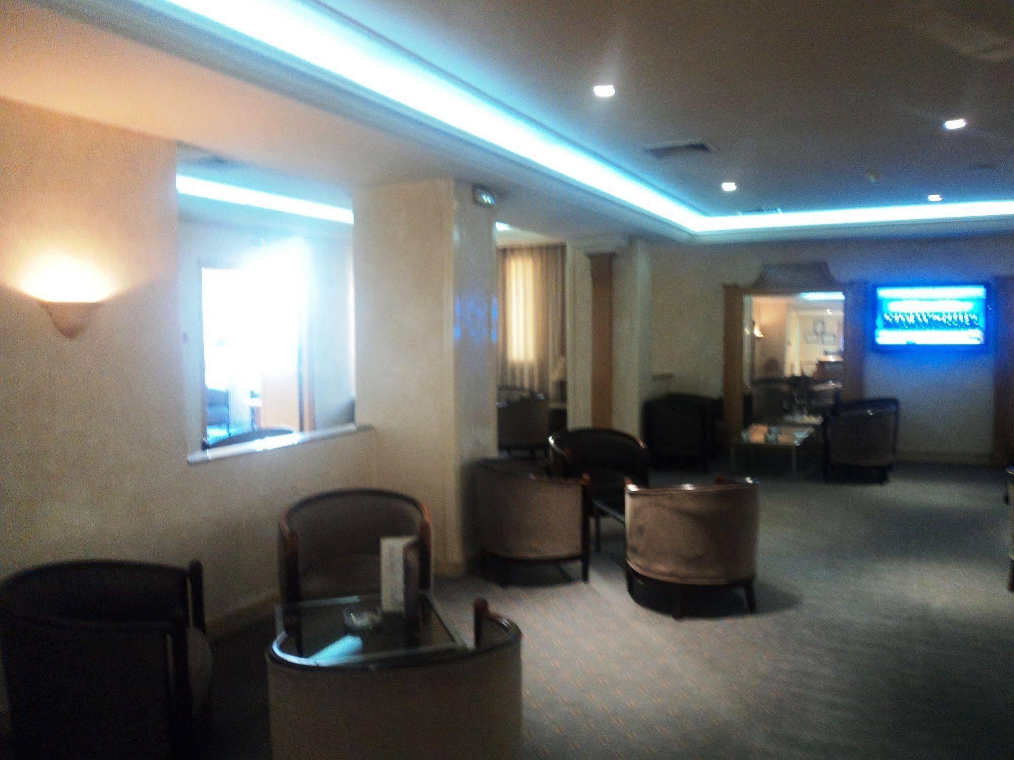 Hotel Ibn Khaldoun Tunis Exteriör bild